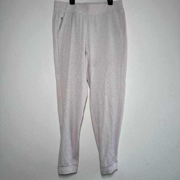 Athleta Brooklyn Textured Leopard Joggers Abalone Beige Cream Size 10 - Picture 2 of 13
